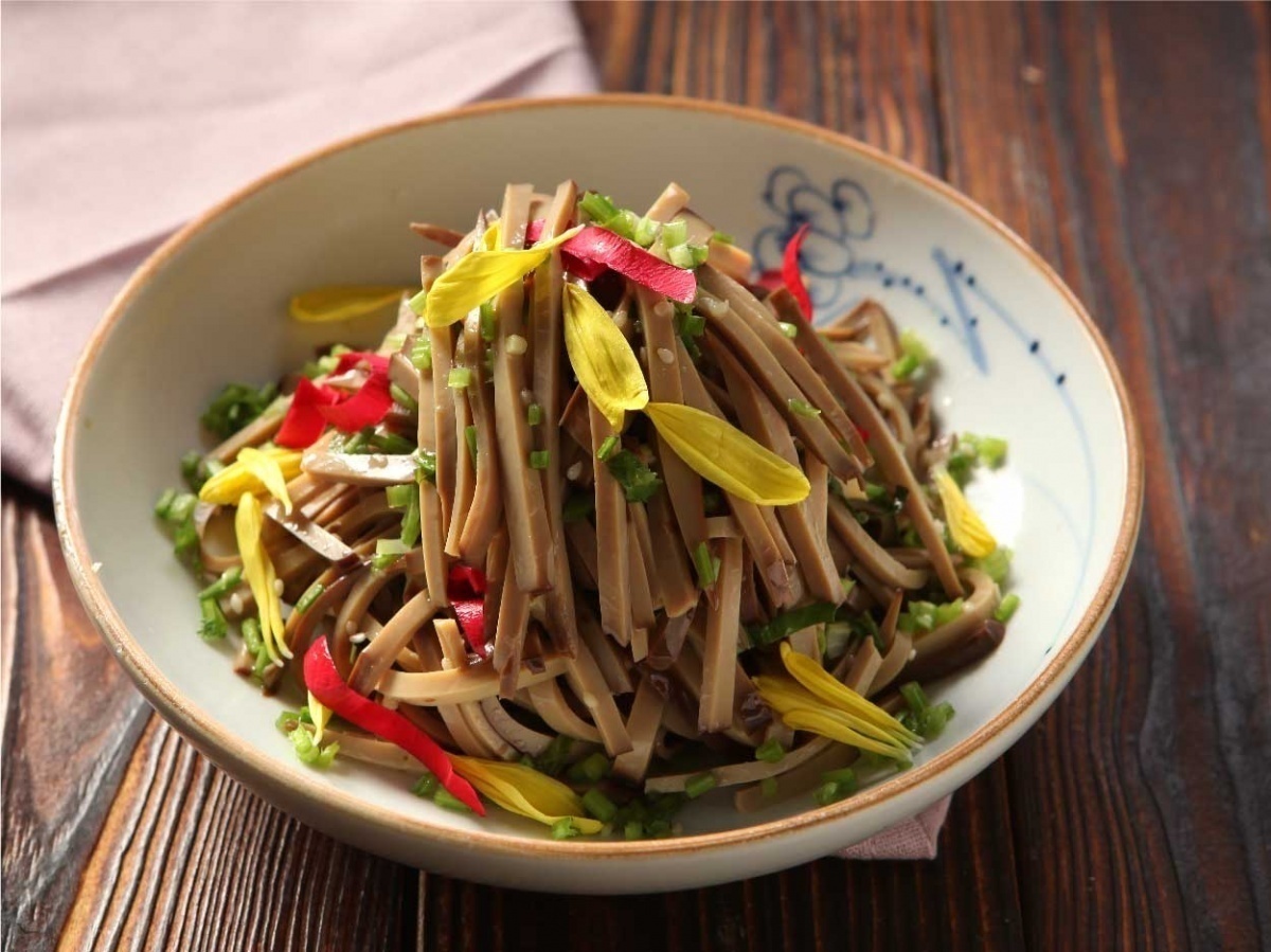 鲜花麻油鸡蛋干丝.jpg