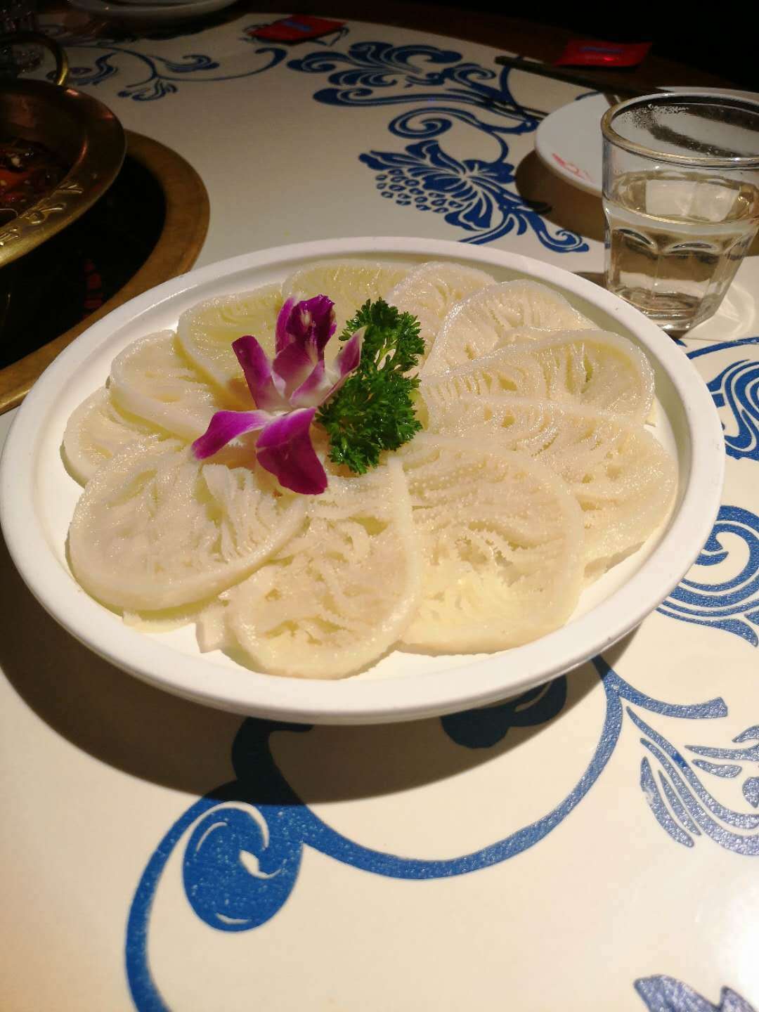 毛肚.jpg 【杭州】3店通用|168元购四川香天下509元4~5人套餐!来自四川的川味民俗火锅,火遍全国!招牌牛油鸳鸯锅底+空运新鲜食材,口味纯正,欲罢不能的正宗川蜀味道!开业17年屹立不倒!得到无数人好评!