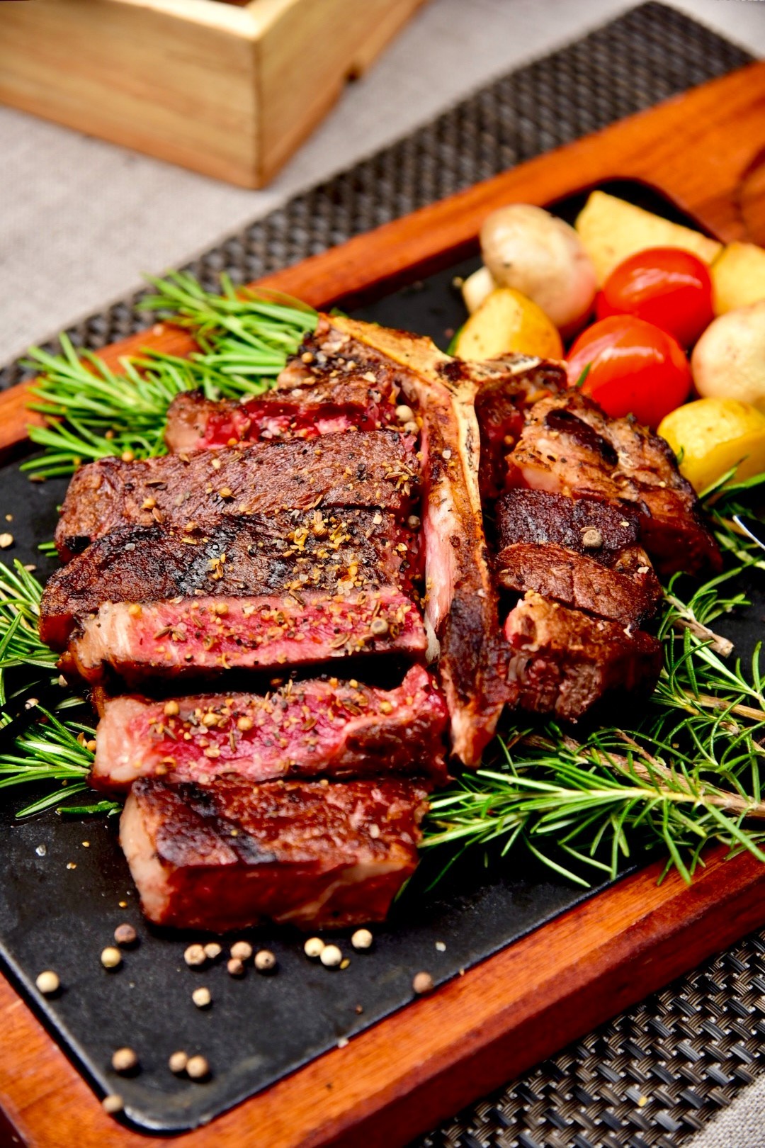 浪漫西餐 | 享受悠闲时刻 love you  | 意大利佛罗伦萨式烤t骨牛排